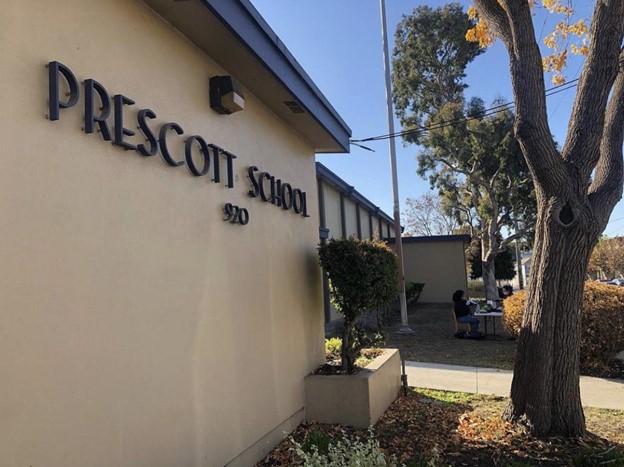 Picture of the outside of Prescott School